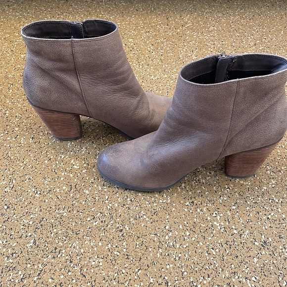 Ankle Boots - Picture 2 of 6